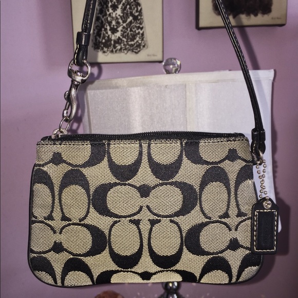 COACH Pochette Purse - Picture 2 of 4